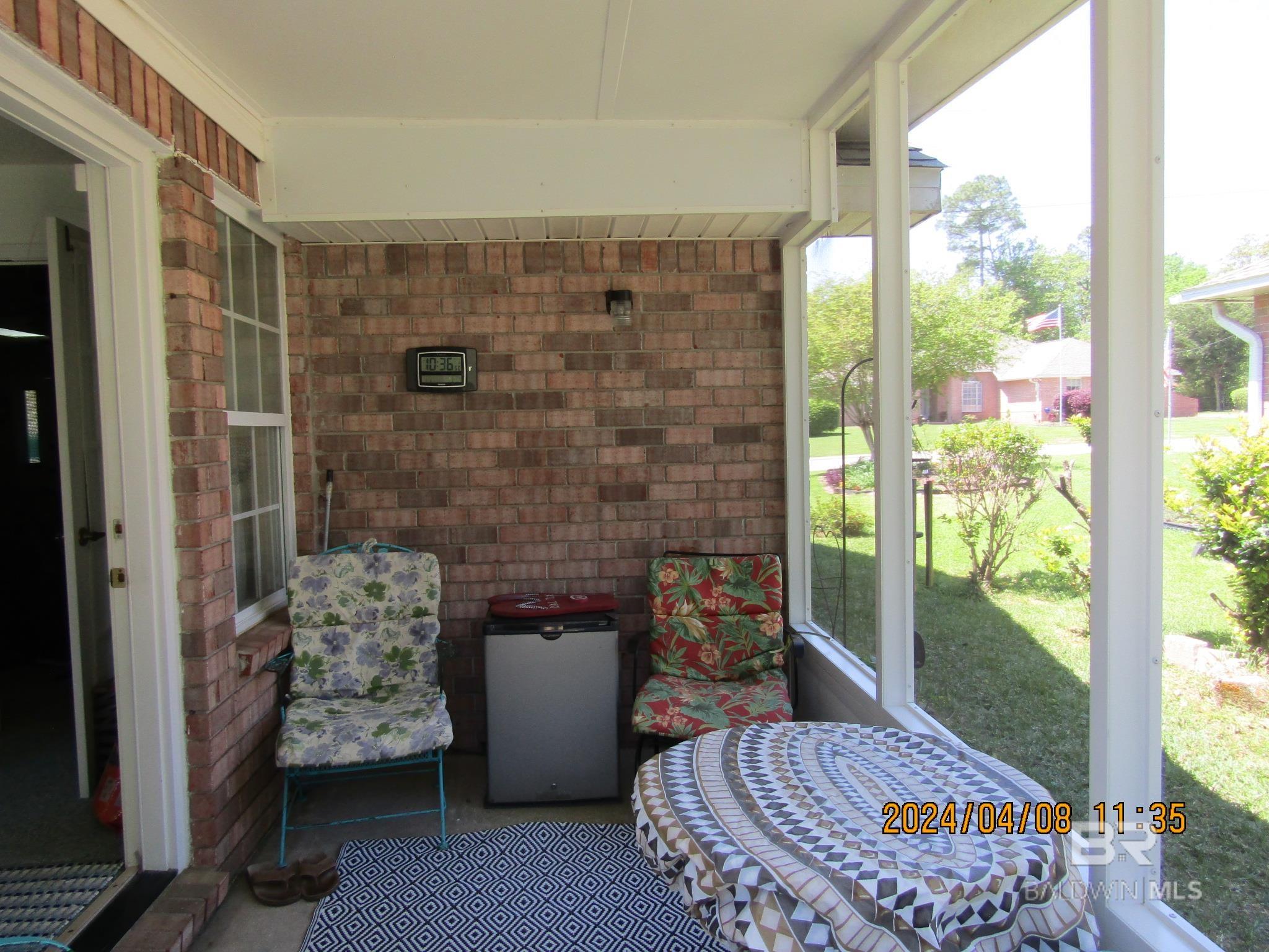 2871 Avenida Alberto