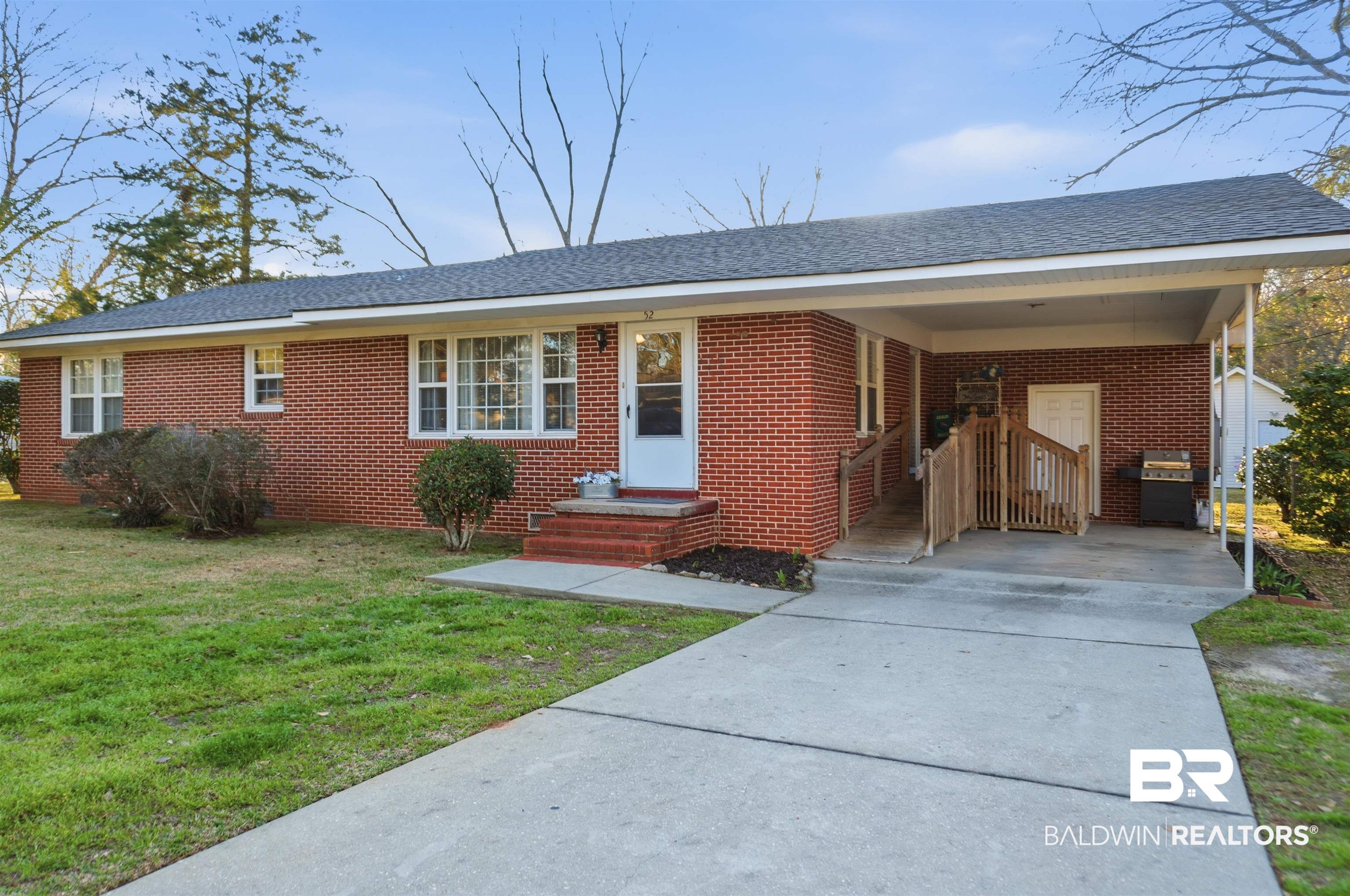52 Perry Avenue