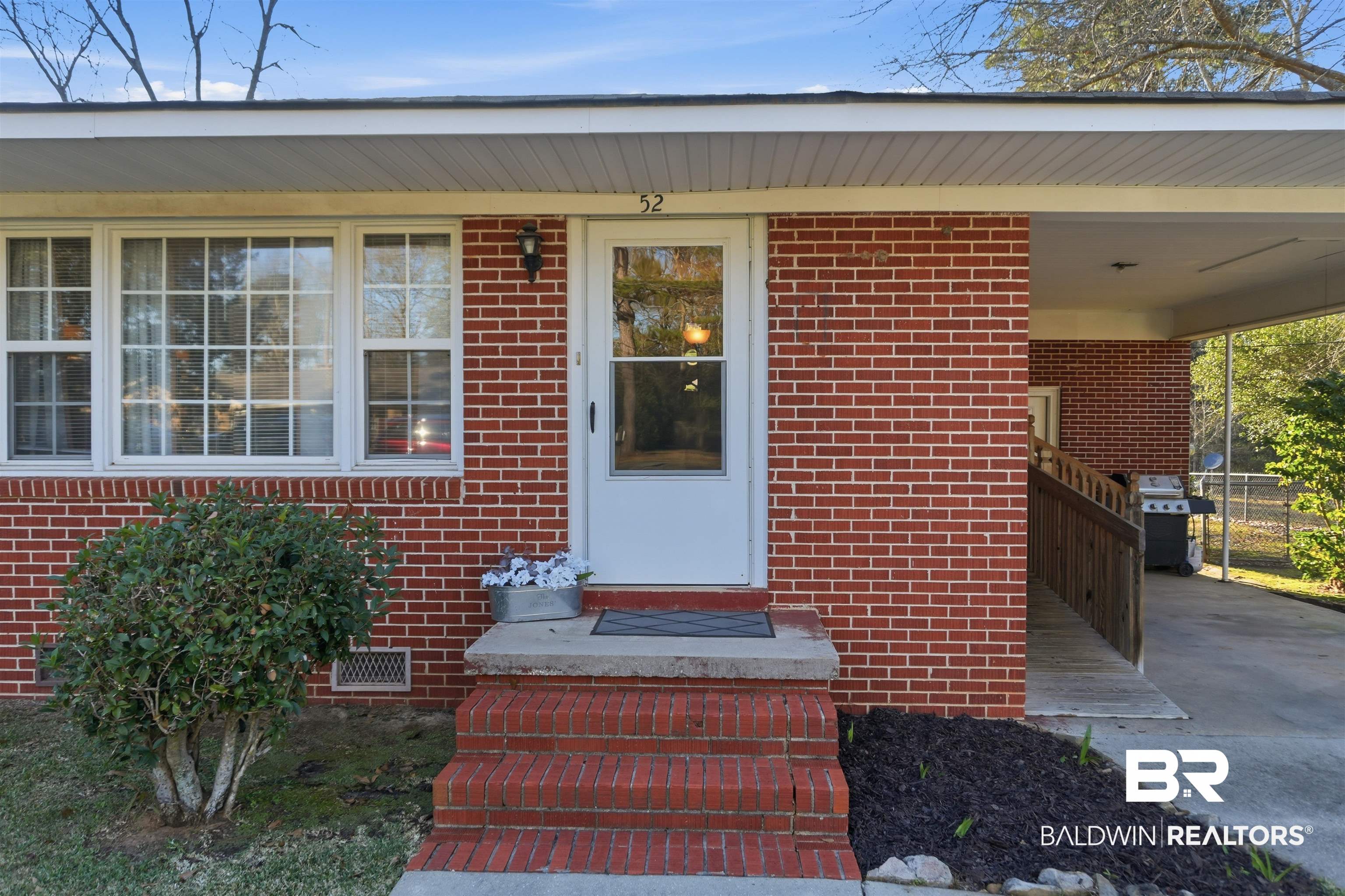 52 Perry Avenue