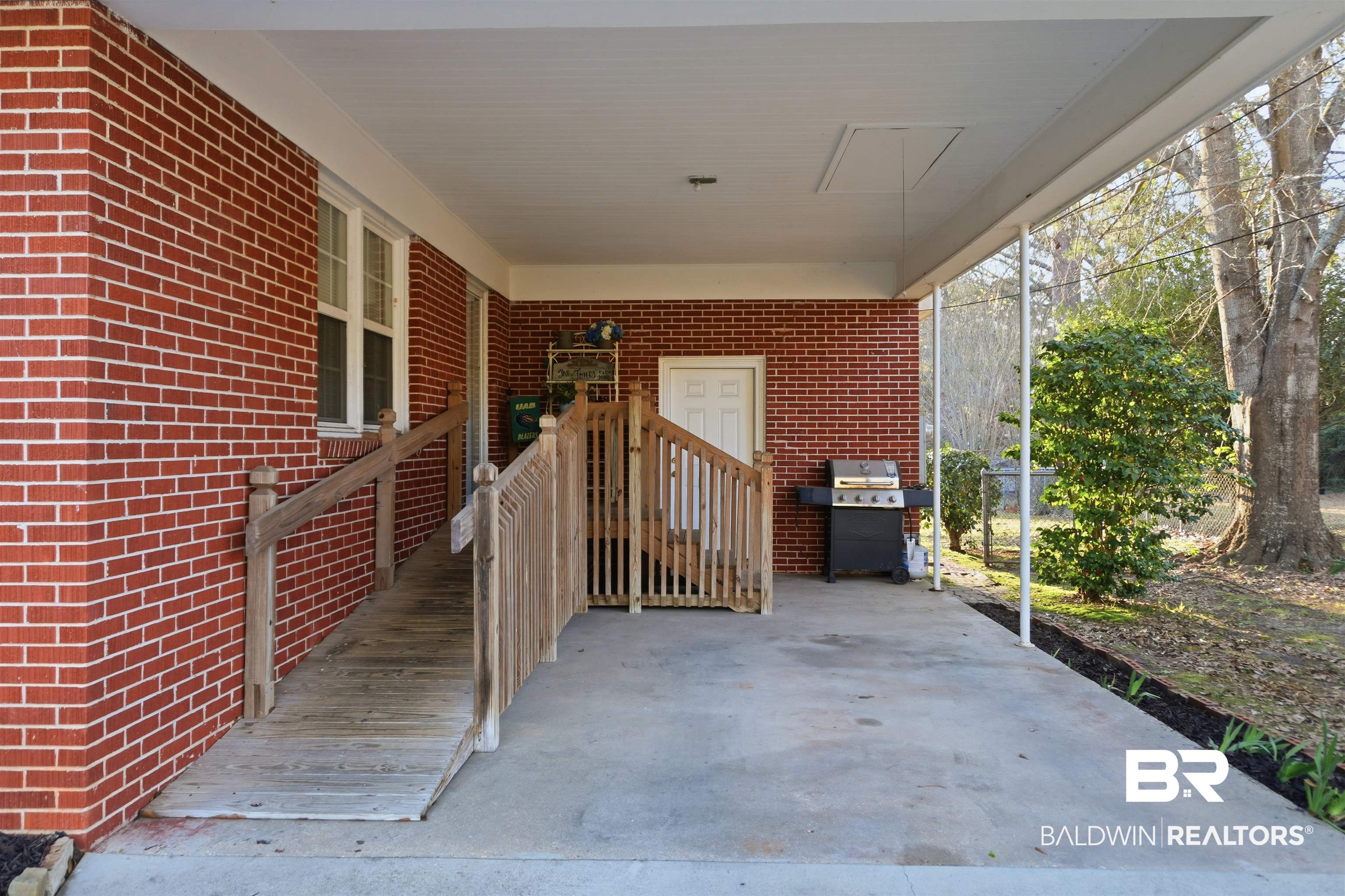 52 Perry Avenue