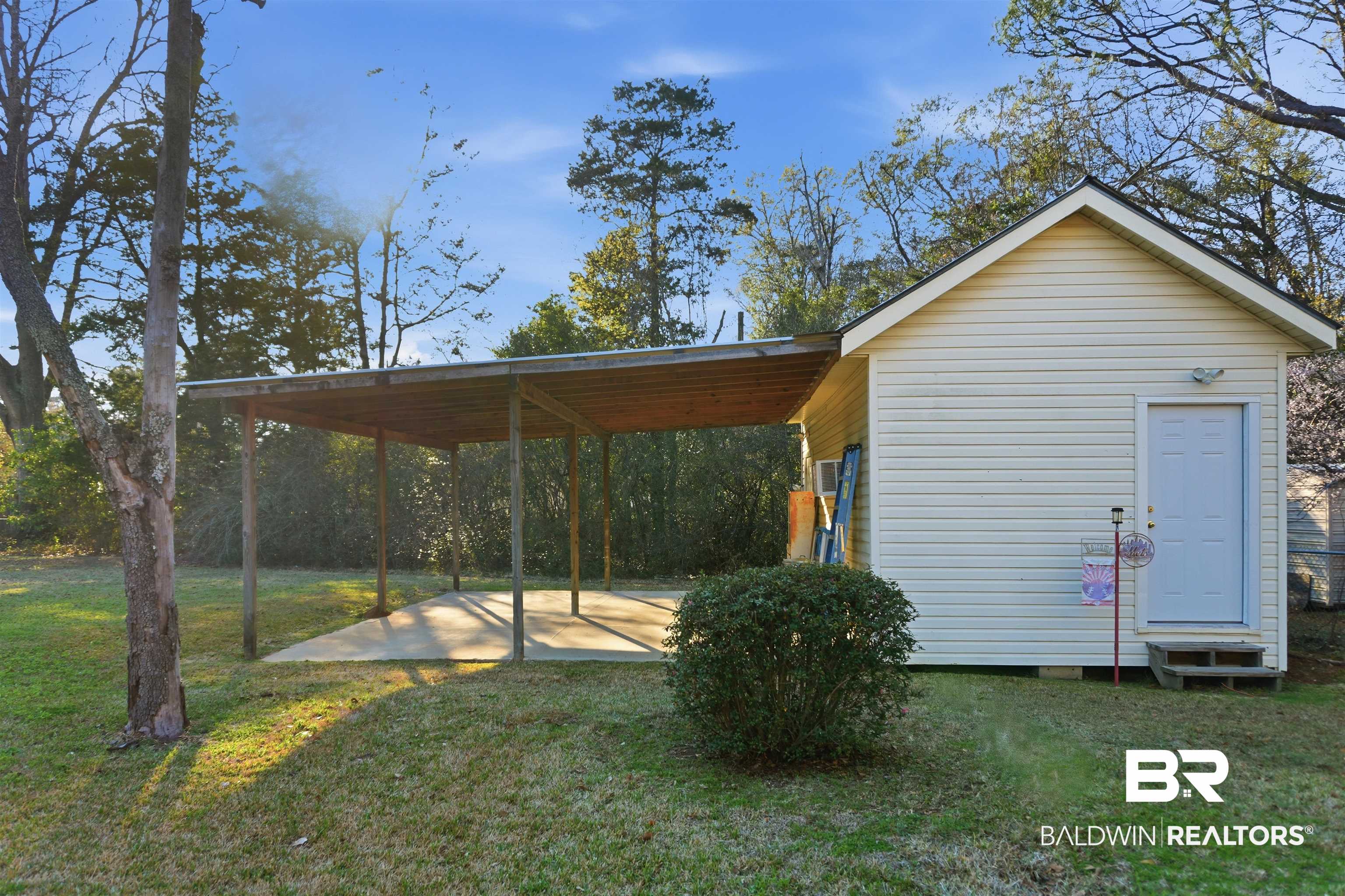 52 Perry Avenue