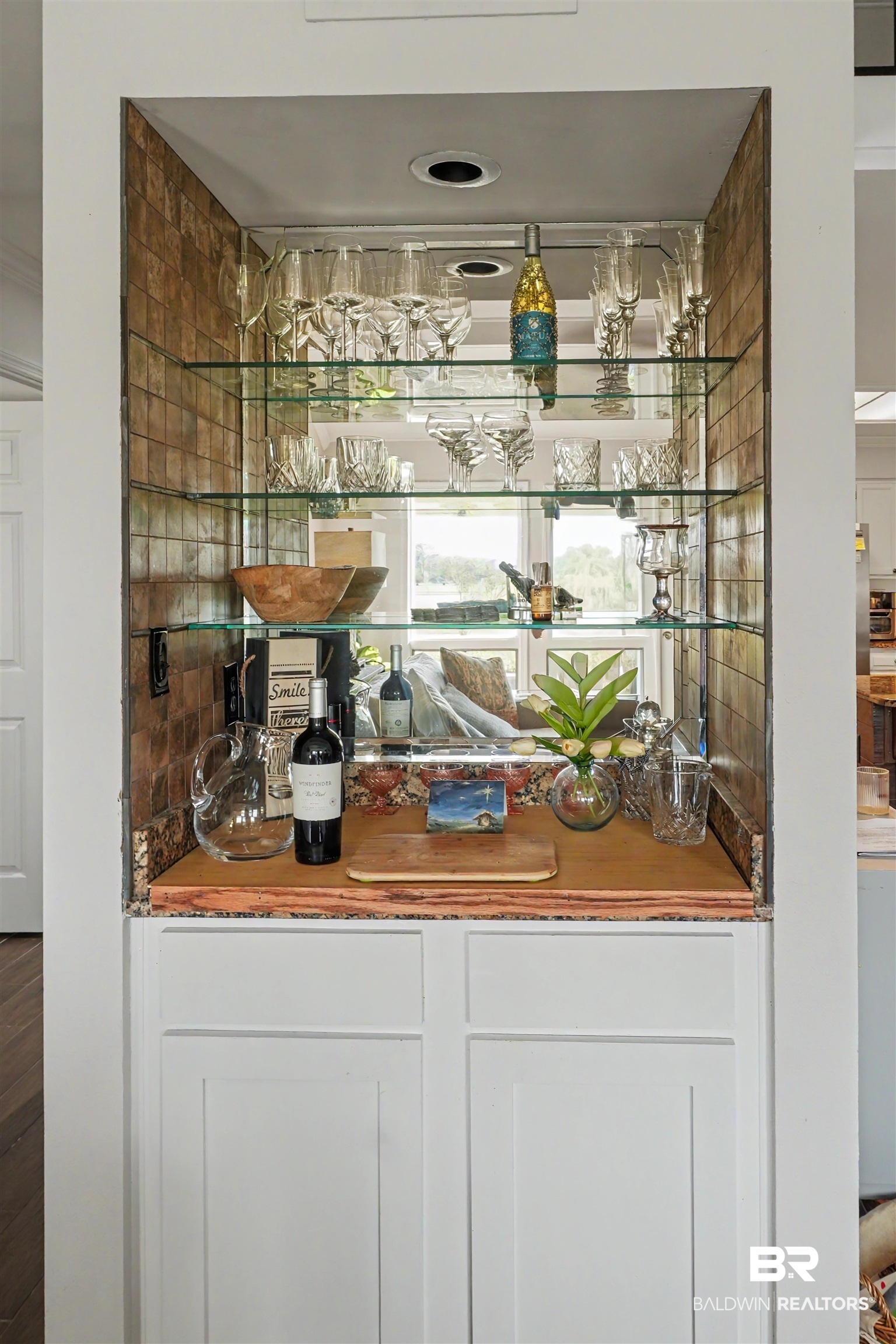 1701 Regency Road 116