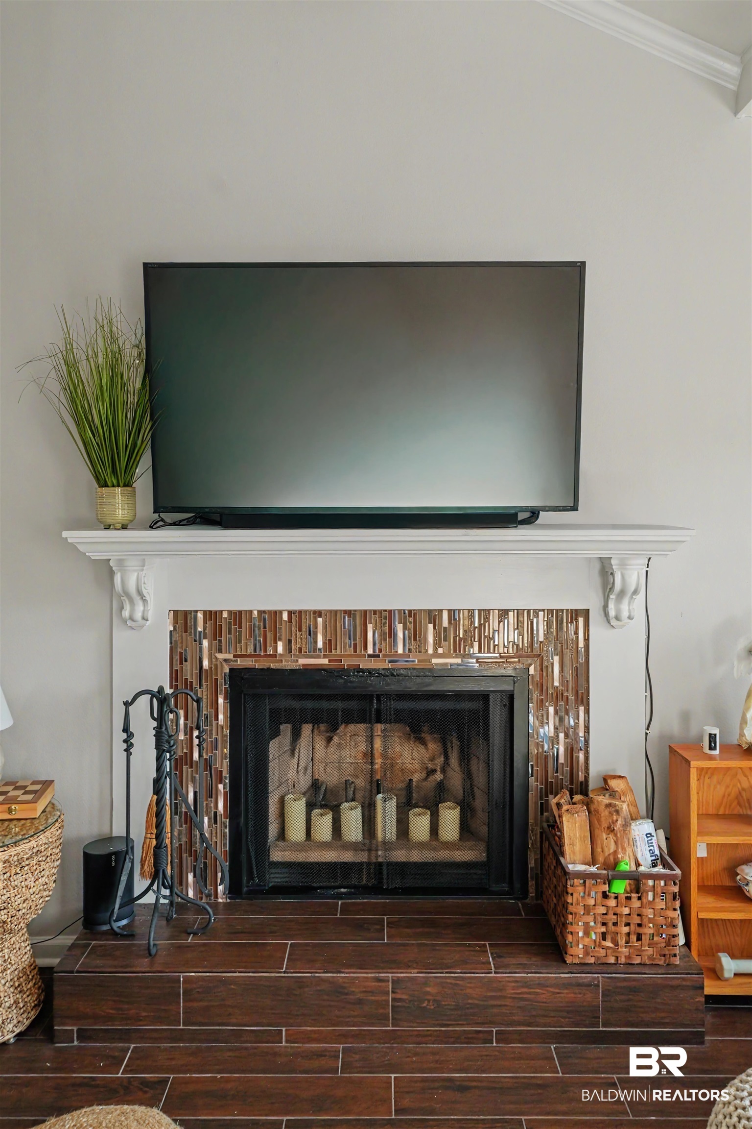 1701 Regency Road 116