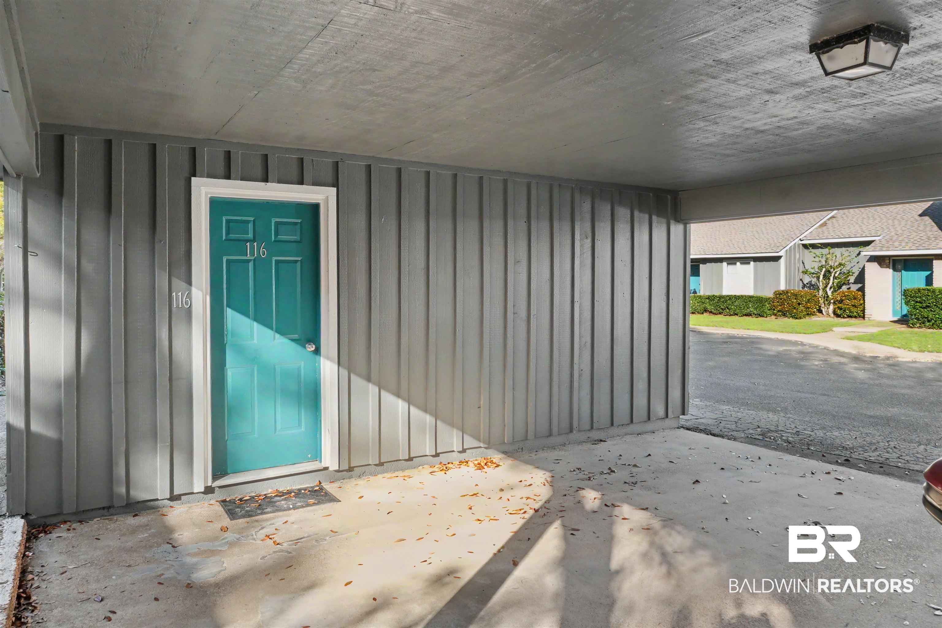 1701 Regency Road 116