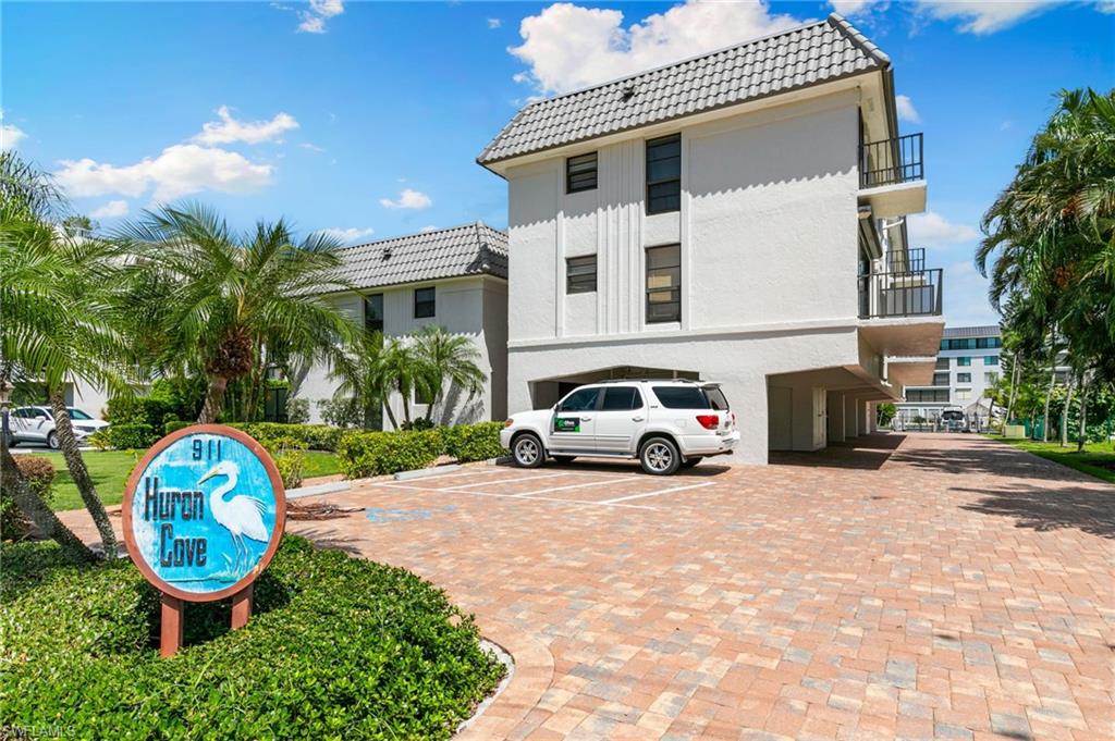 911 Huron CT # 9