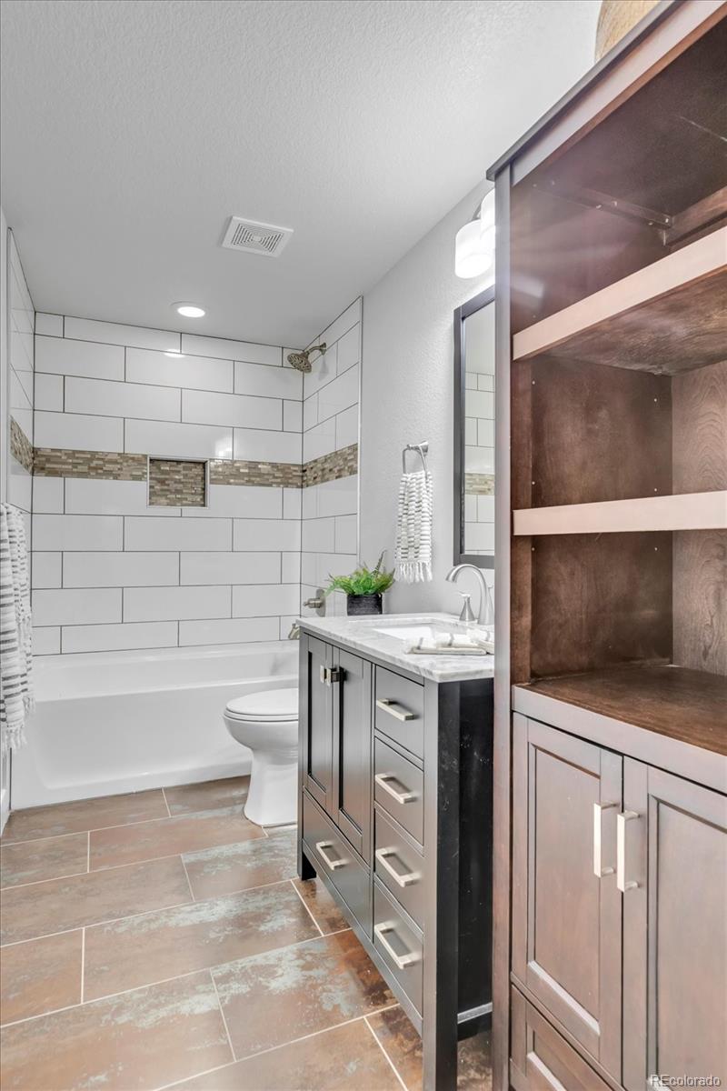 6325 Saratoga Trail