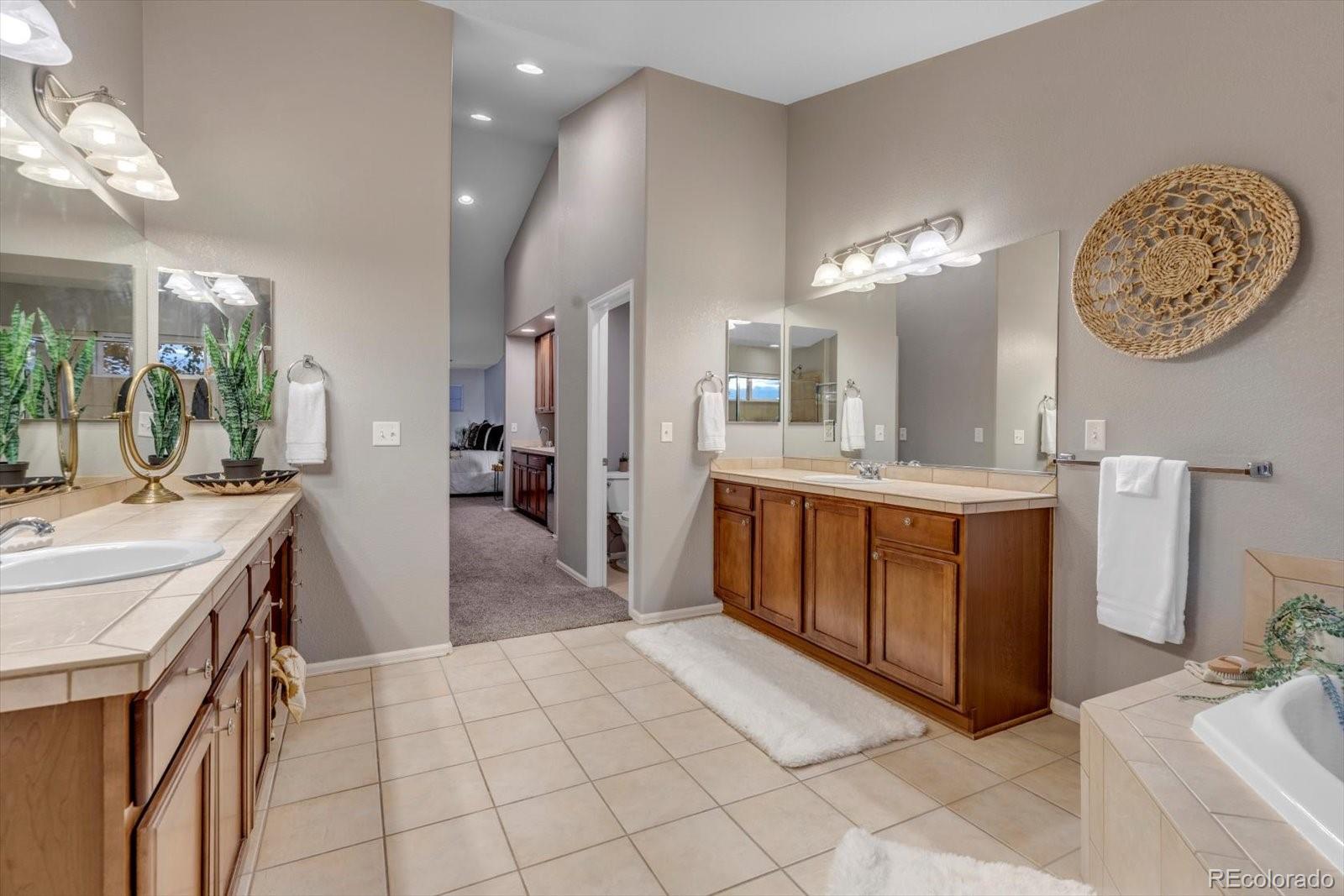 6325 Saratoga Trail