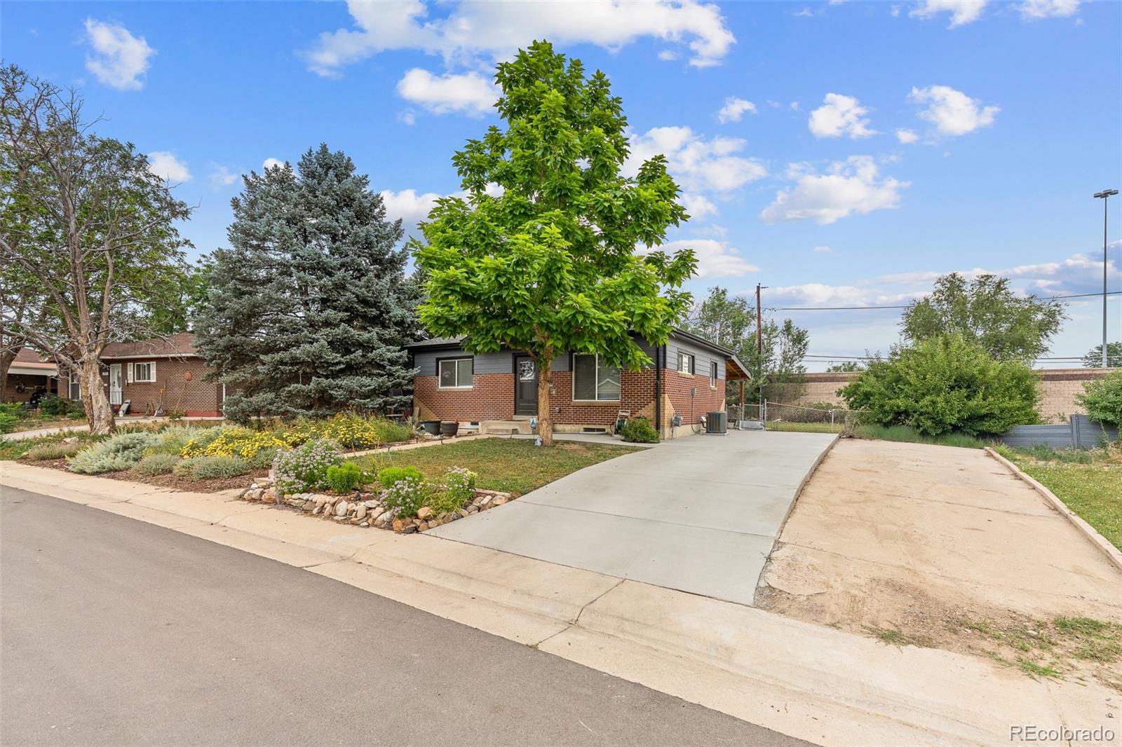 2041 Samuel Drive