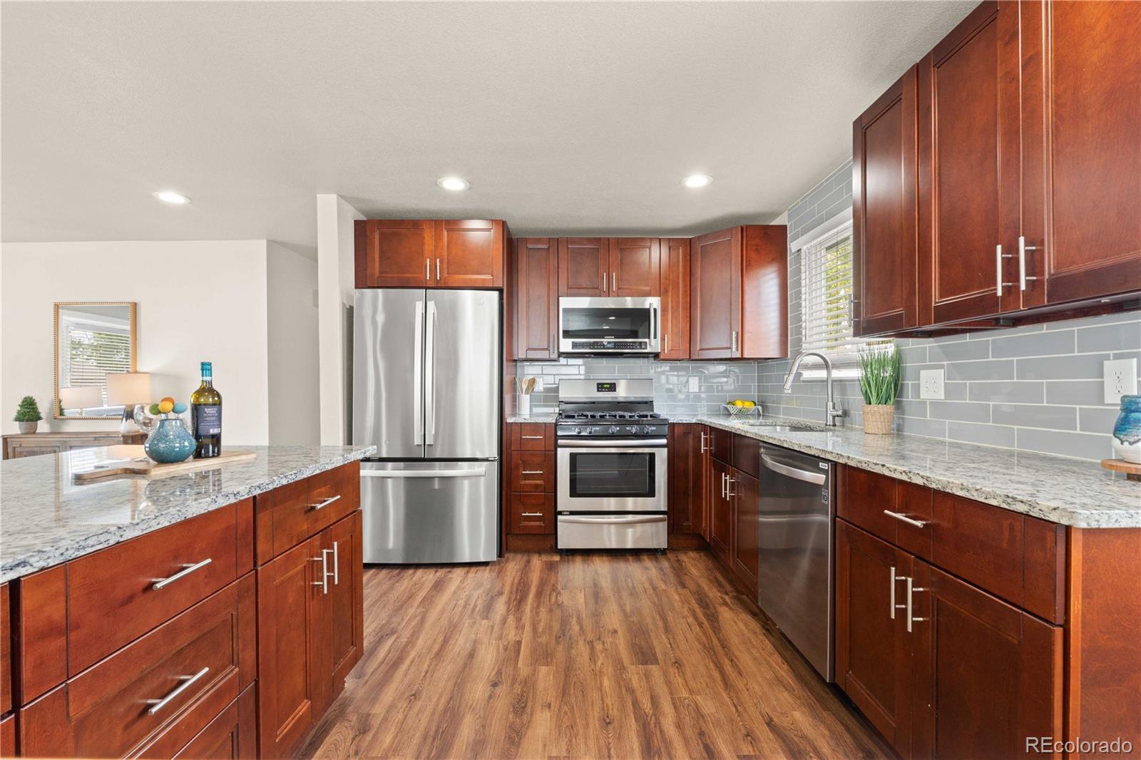 6261 W 74th Place