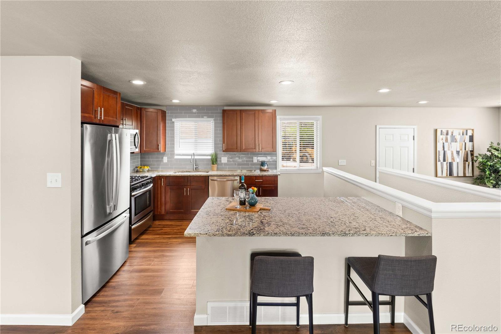 6261 W 74th Place