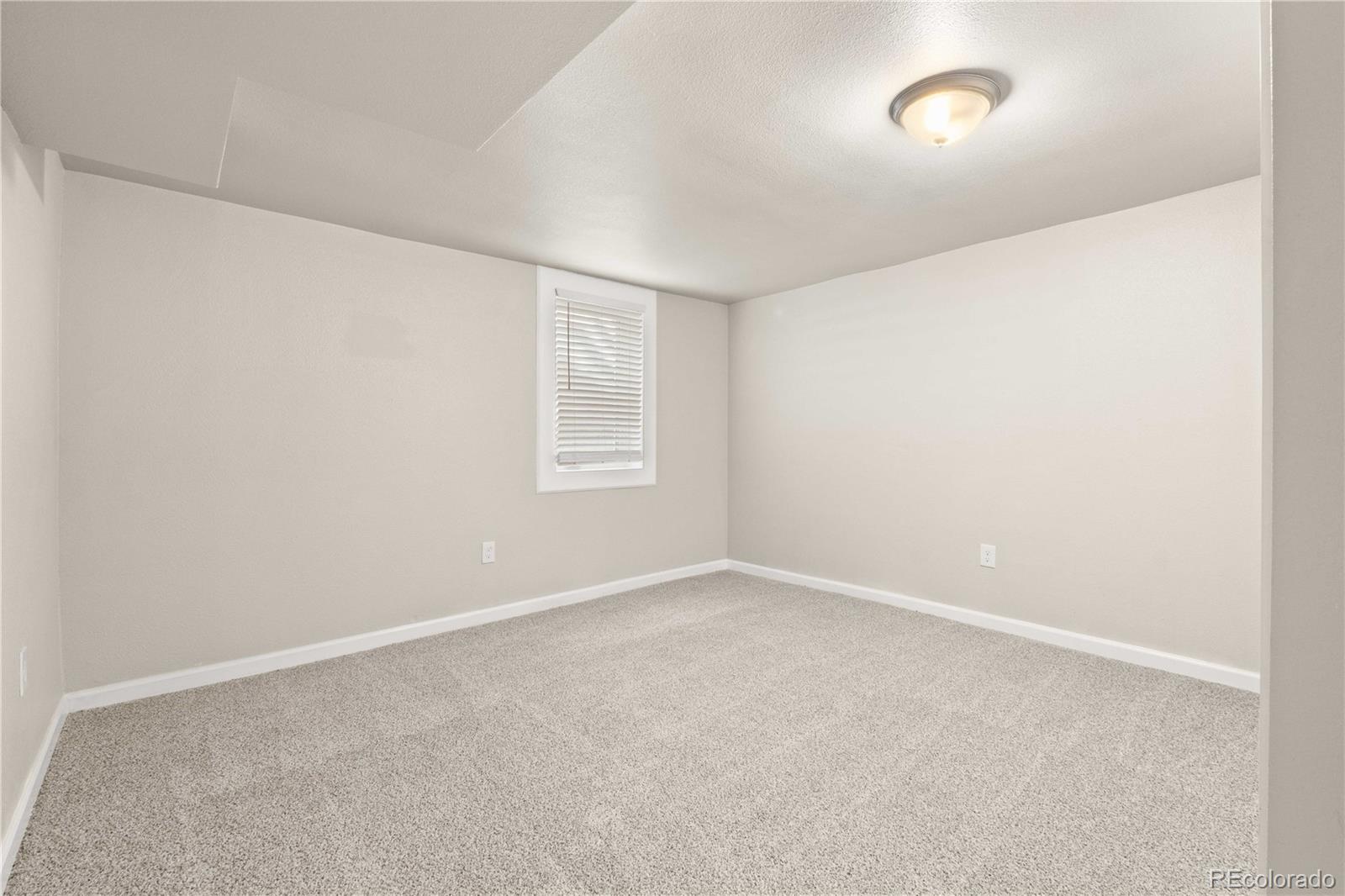 6261 W 74th Place