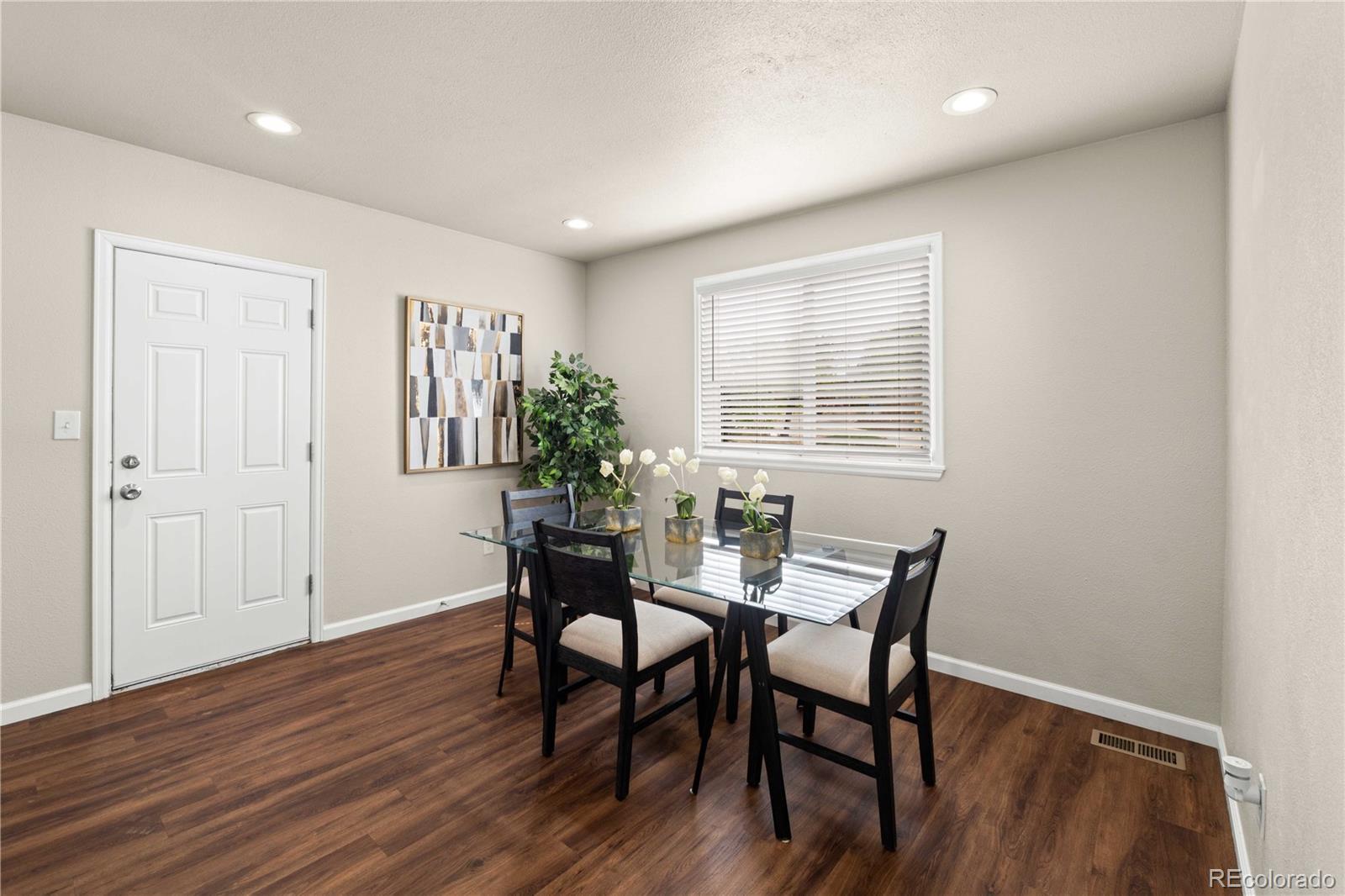 6261 W 74th Place