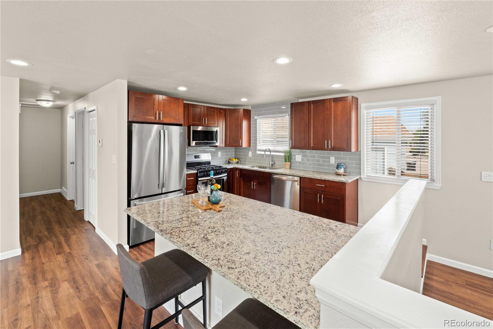 6261 W 74th Place