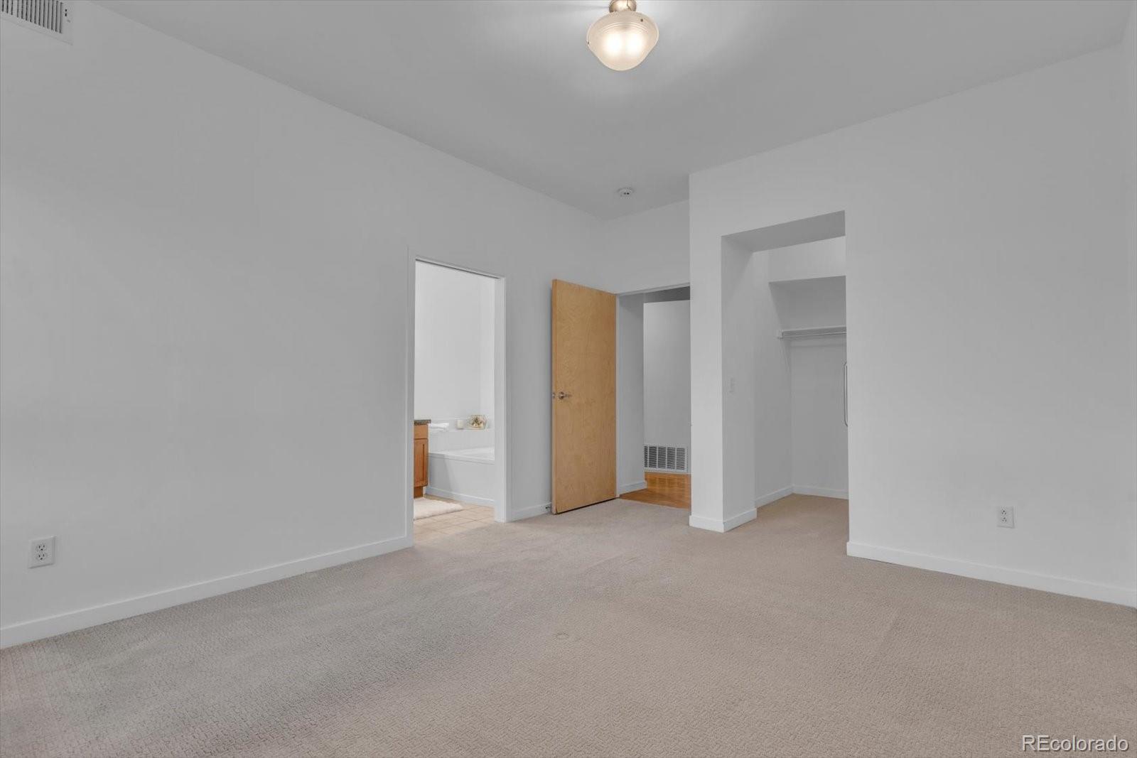 1053 W Century Drive Unit: 310