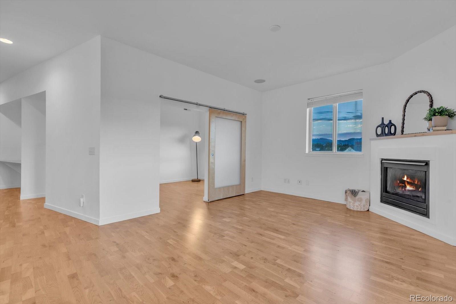 1053 W Century Drive Unit: 310