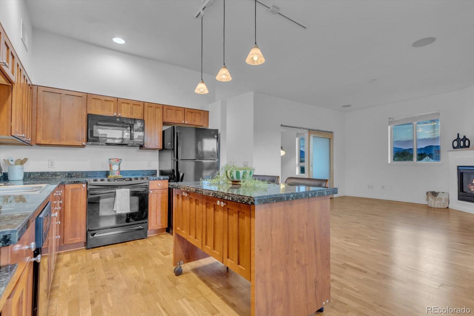1053 W Century Drive Unit: 310