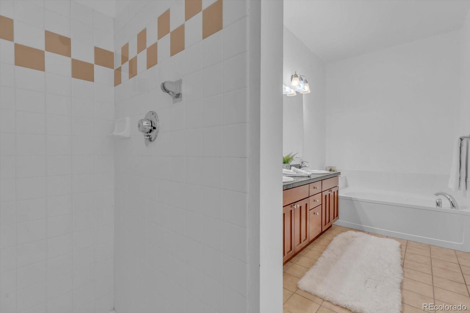 1053 W Century Drive Unit: 310