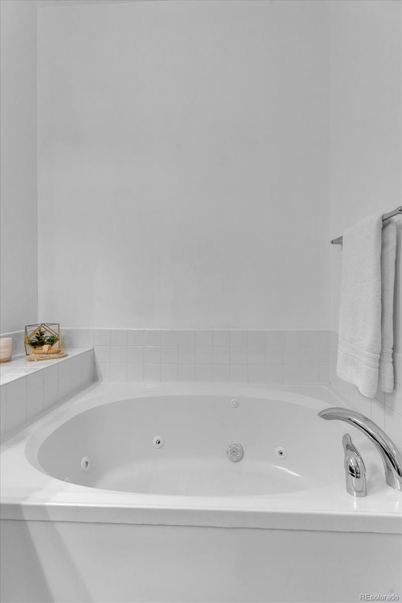 1053 W Century Drive Unit: 310