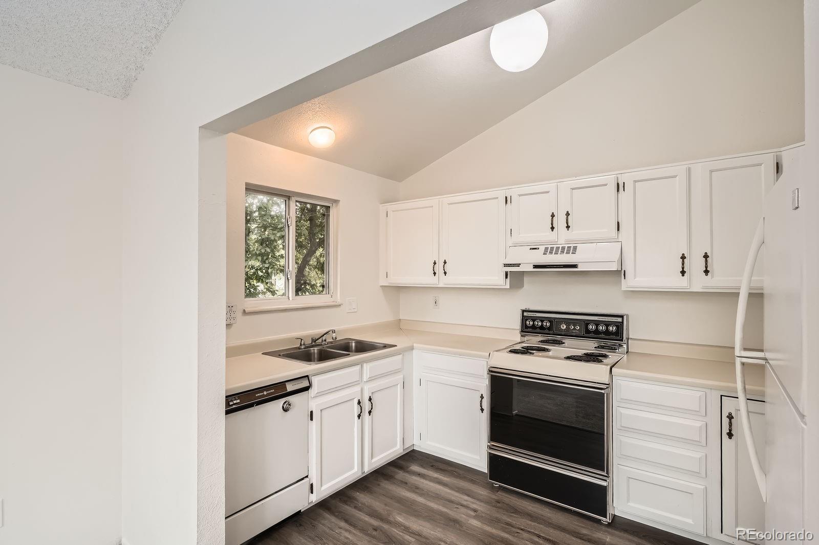 1800 Centaur Village Drive