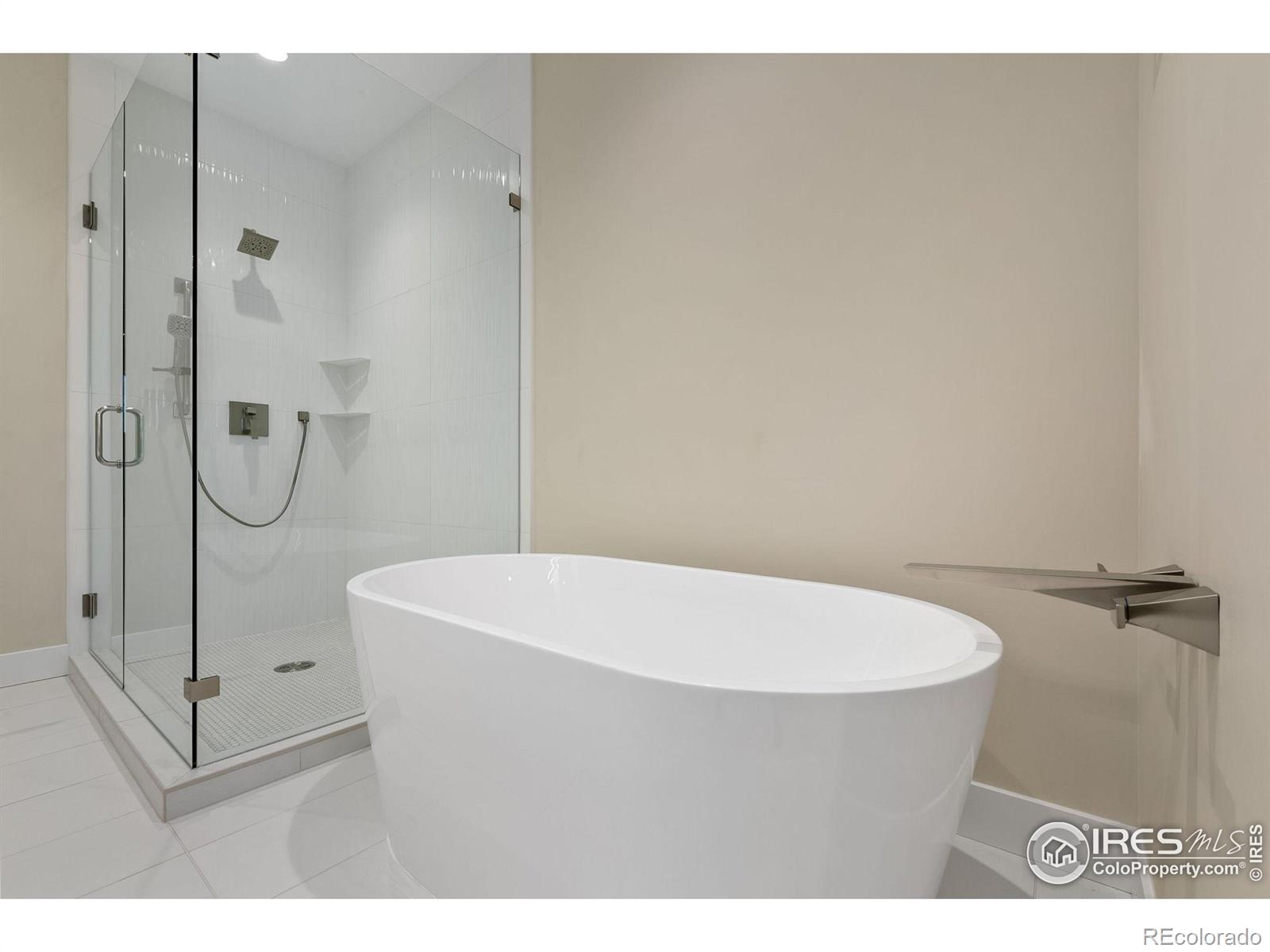 205 E 6th Street Unit: 203