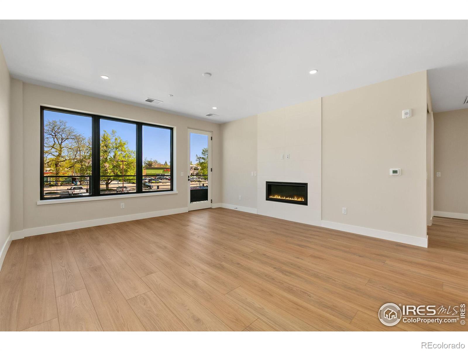 205 E 6th Street Unit: 203