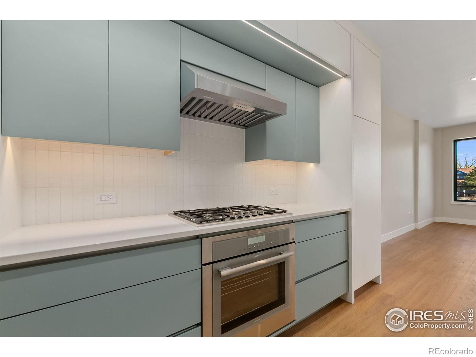 205 E 6th Street Unit: 203