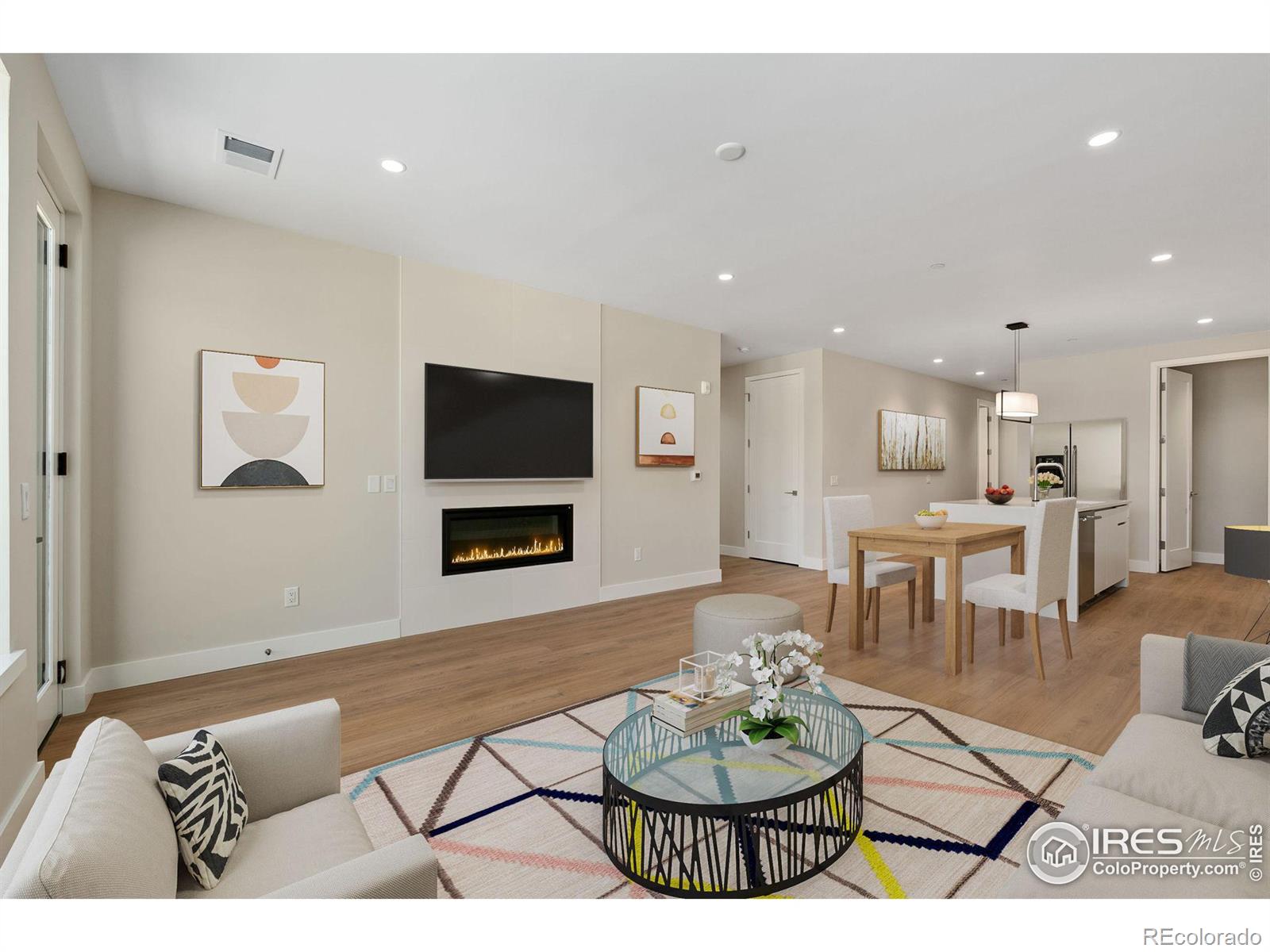 205 E 6th Street Unit: 203