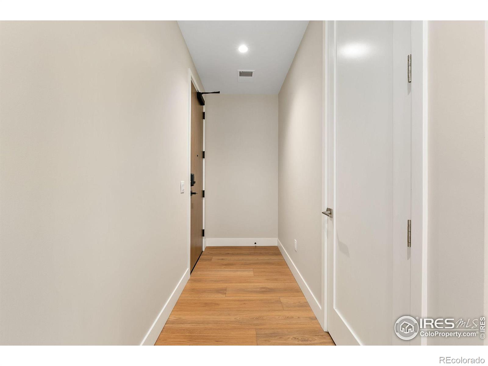 205 E 6th Street Unit: 203