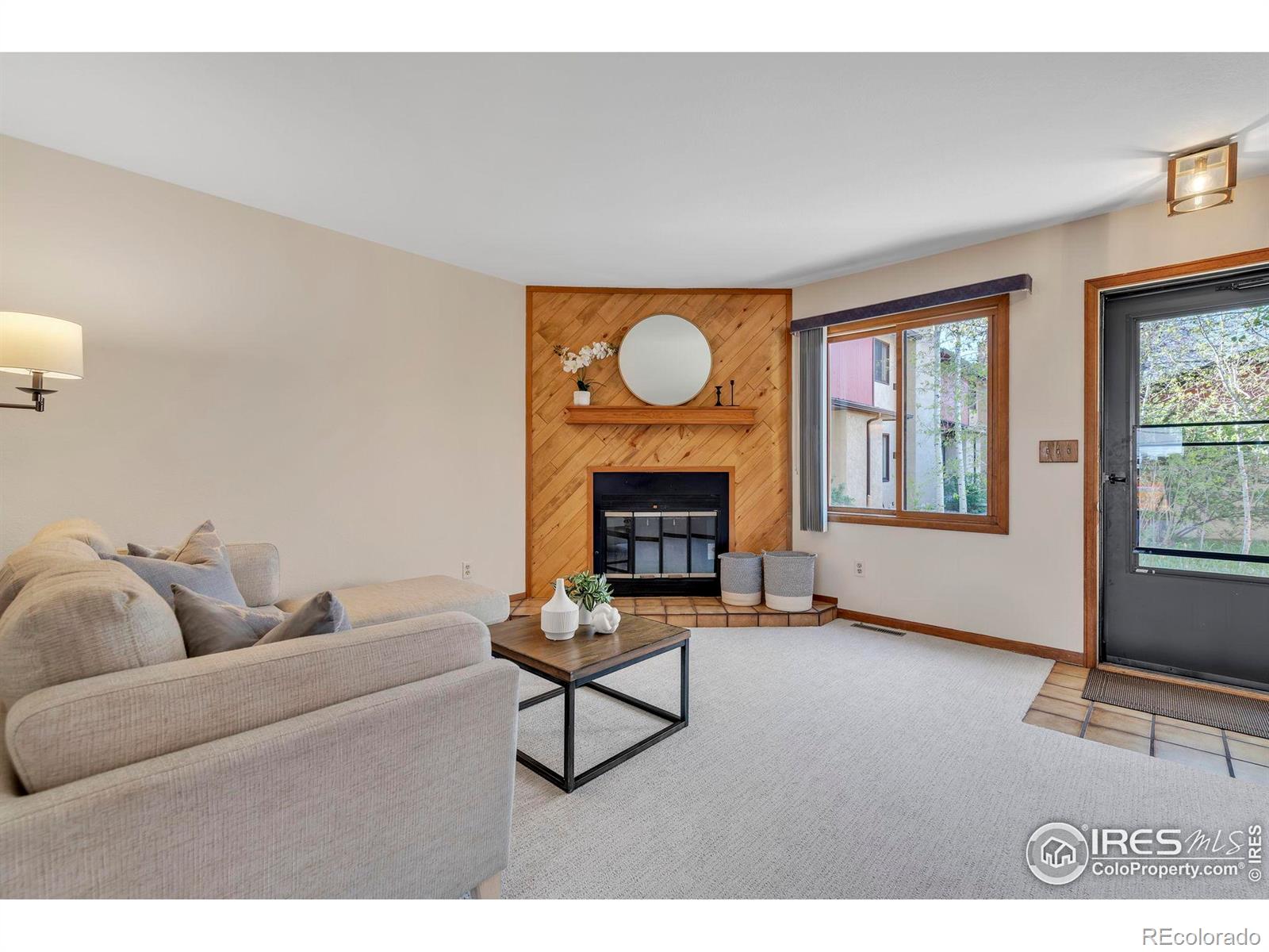 1590 Garfield Avenue Unit: B