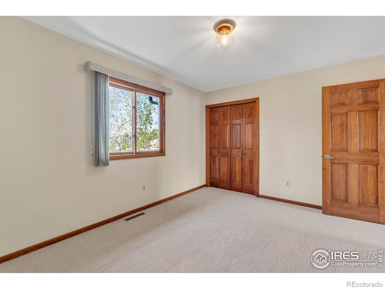 1590 Garfield Avenue Unit: B