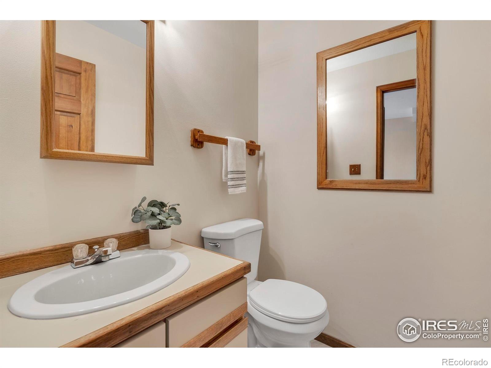 1590 Garfield Avenue Unit: B