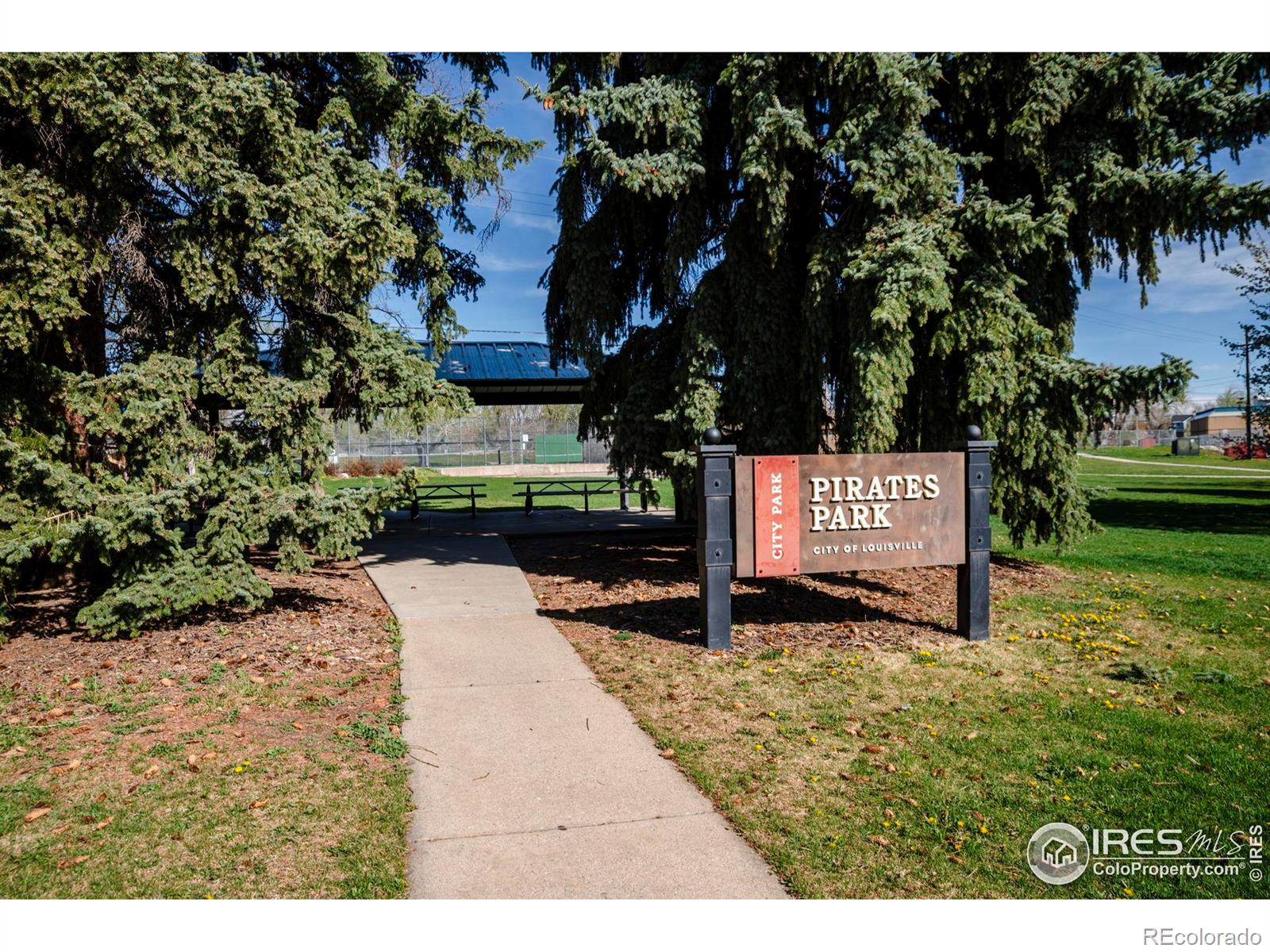 1590 Garfield Avenue Unit: B