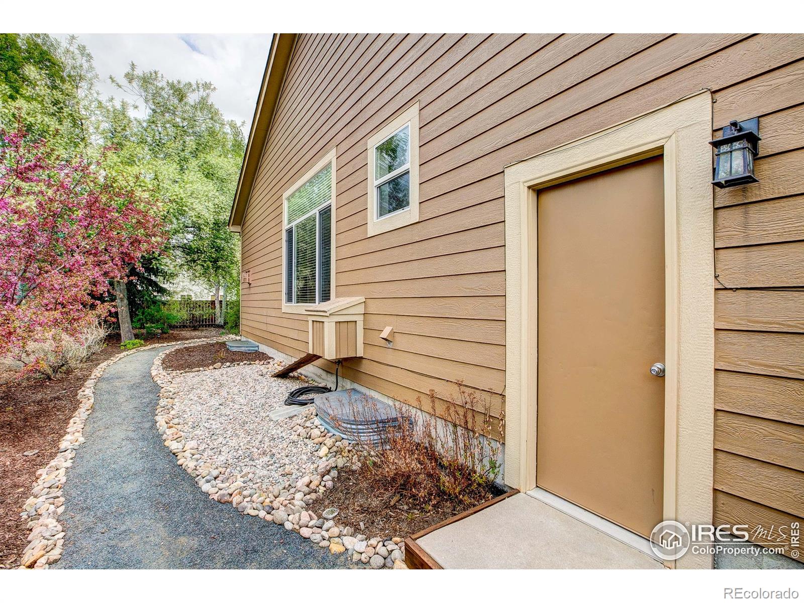 6208 Treestead Court