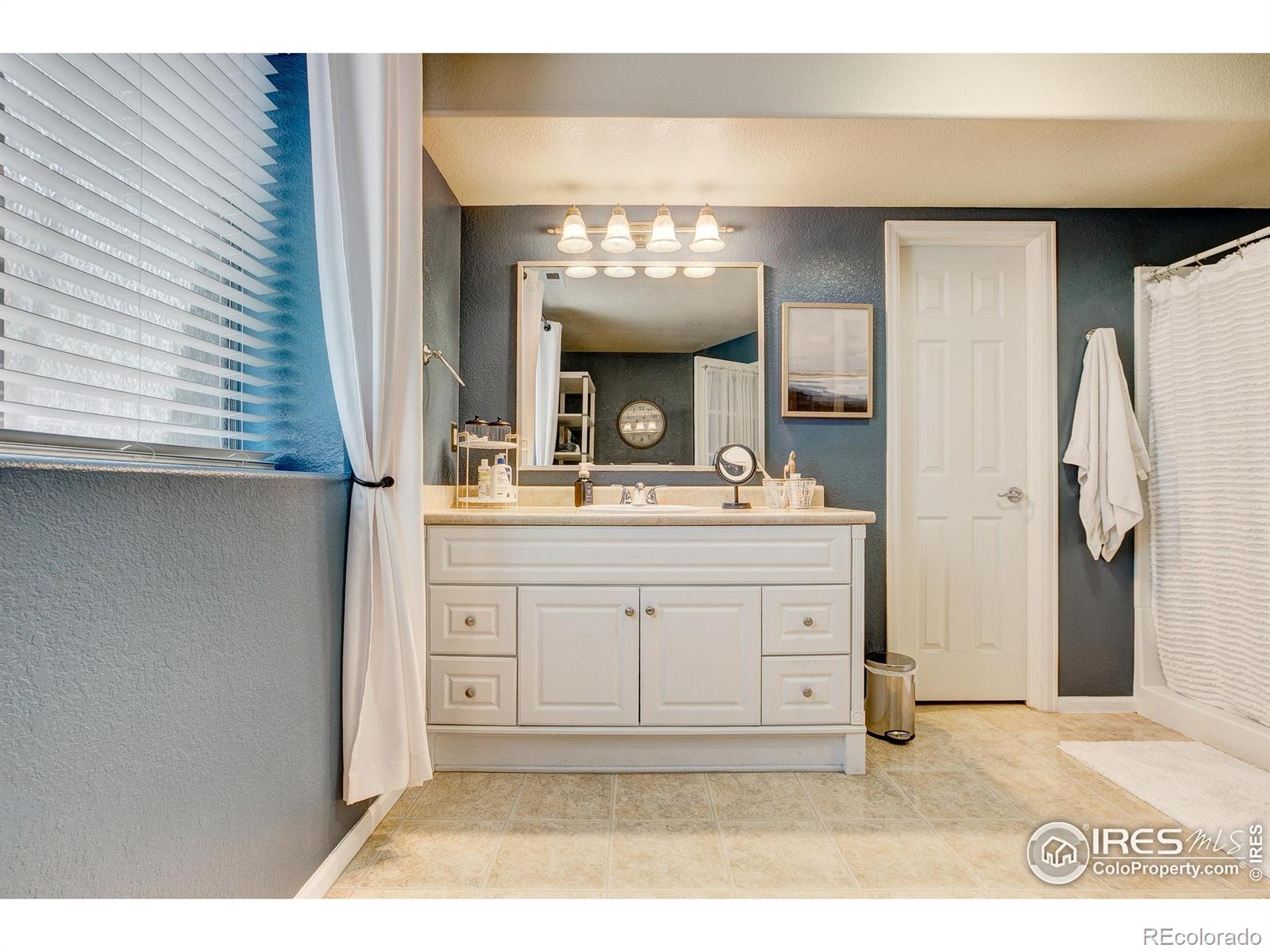 6208 Treestead Court