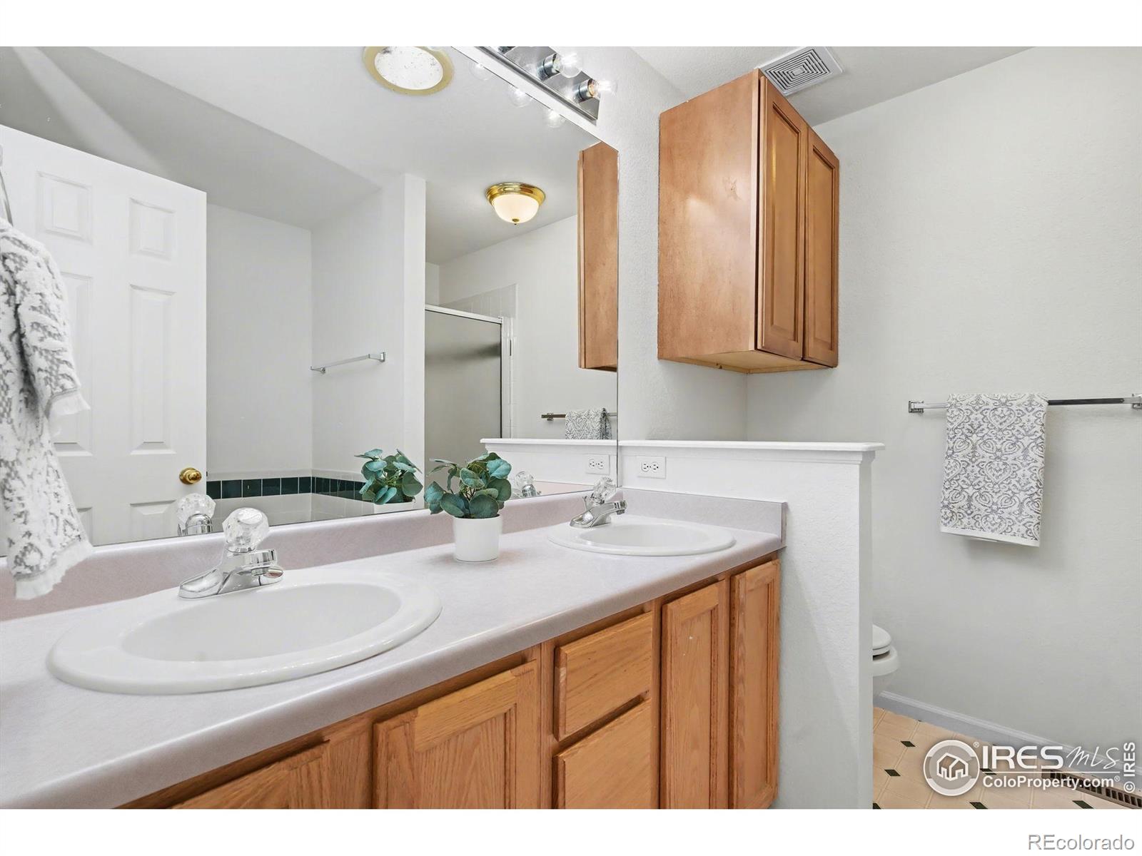 2925 W Stuart Street Unit: 11