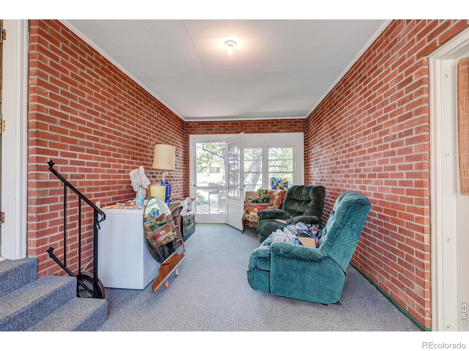 4 Cottonwood Avenue