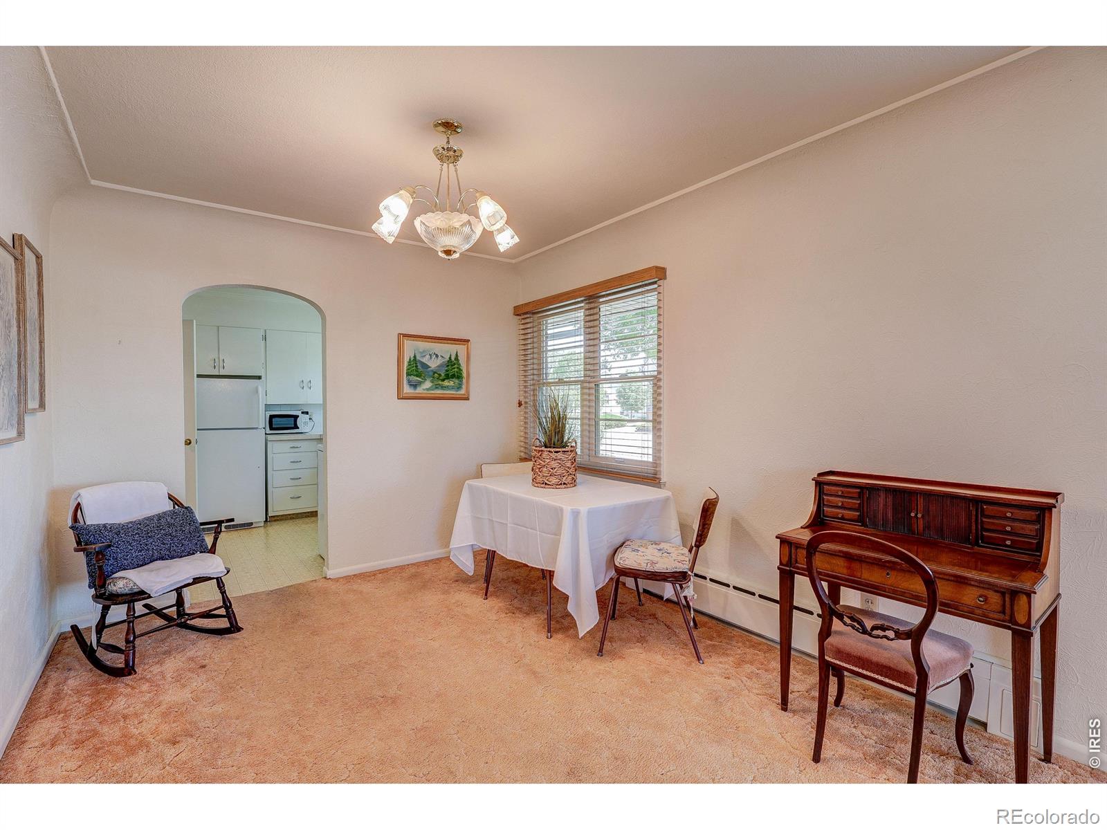 4 Cottonwood Avenue