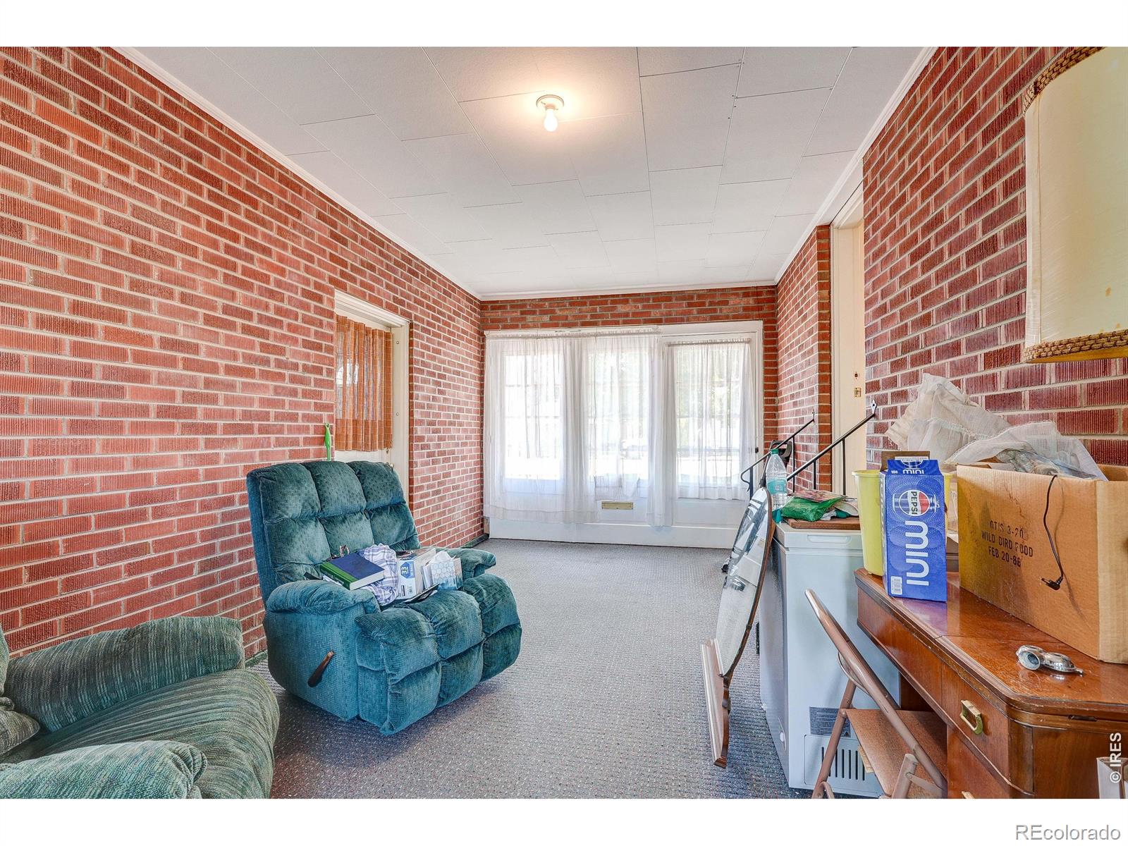 4 Cottonwood Avenue