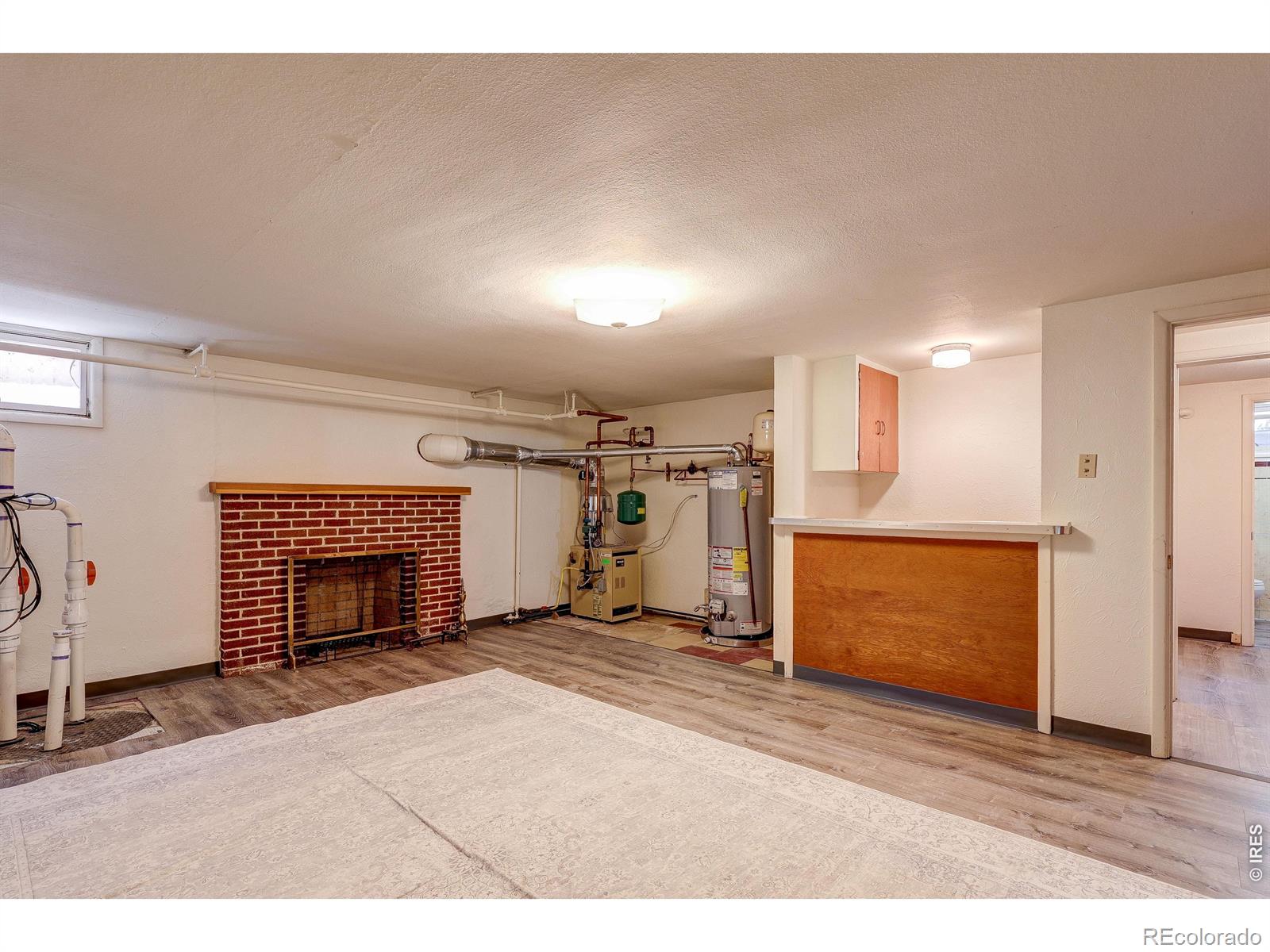 4 Cottonwood Avenue