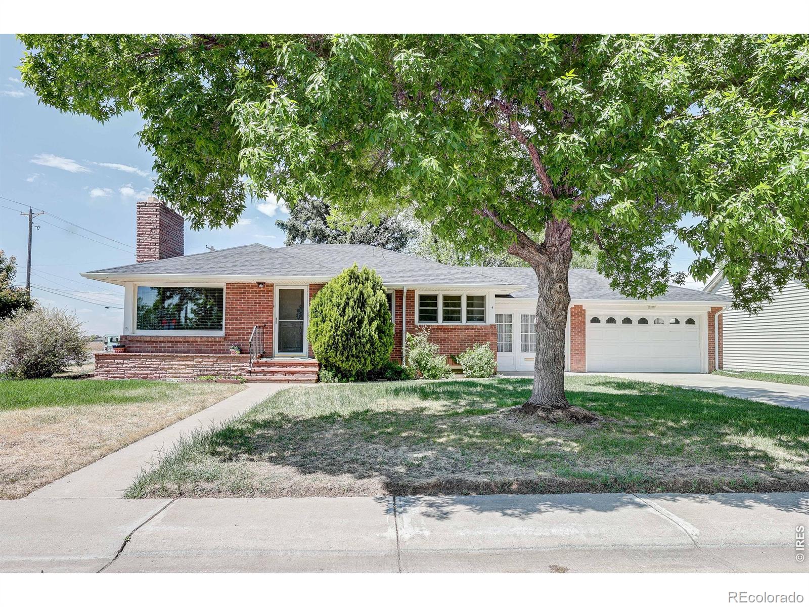 4 Cottonwood Avenue
