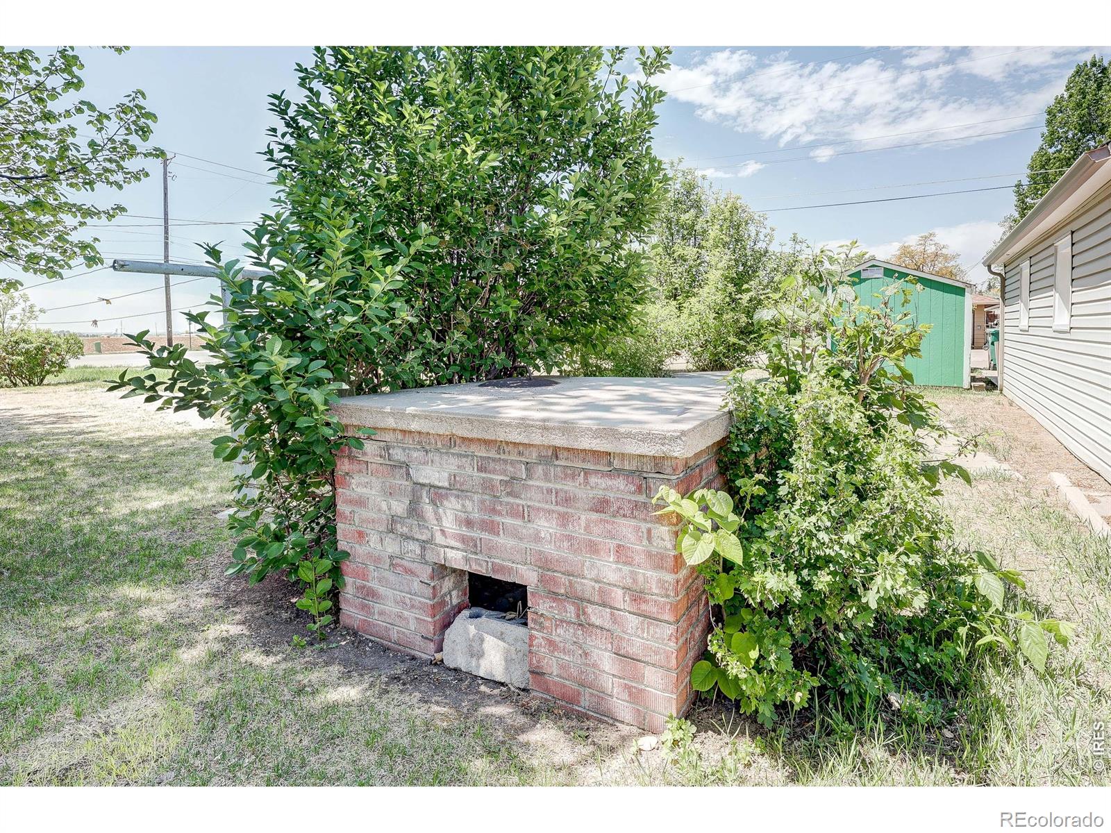 4 Cottonwood Avenue