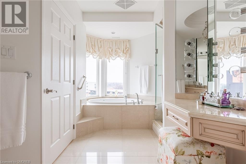 174 MOUNTAIN PARK Avenue Unit# 6 EAST