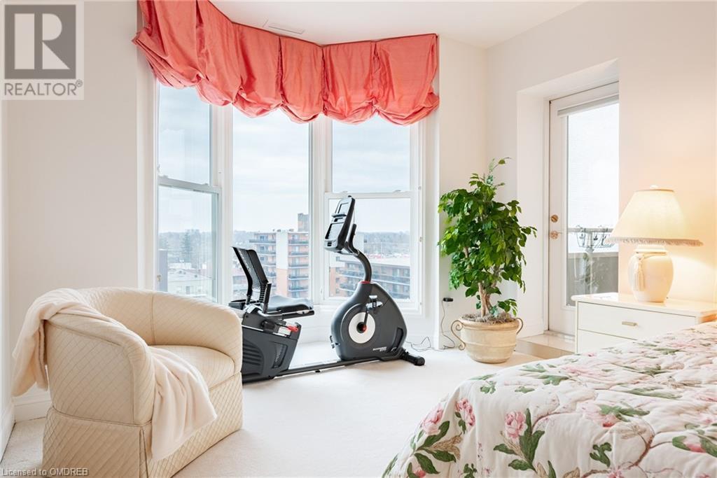 174 MOUNTAIN PARK Avenue Unit# 6 EAST