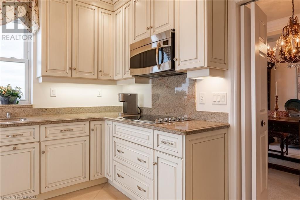 174 MOUNTAIN PARK Avenue Unit# 6 EAST