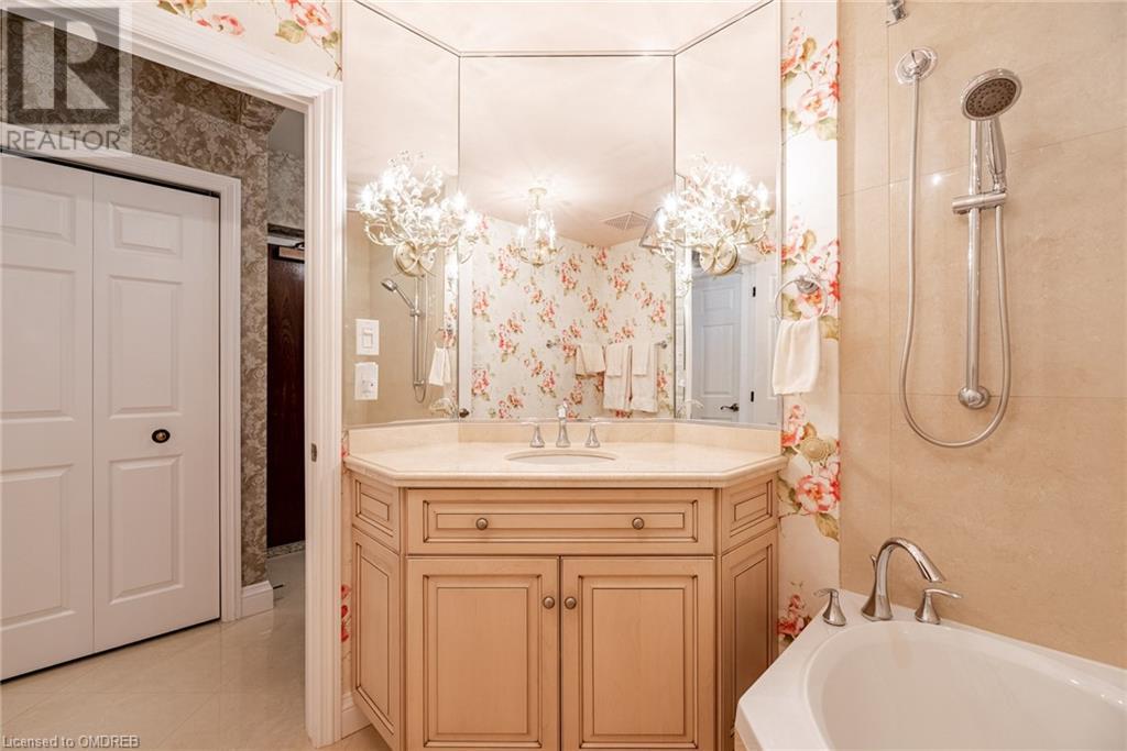 174 MOUNTAIN PARK Avenue Unit# 6 EAST