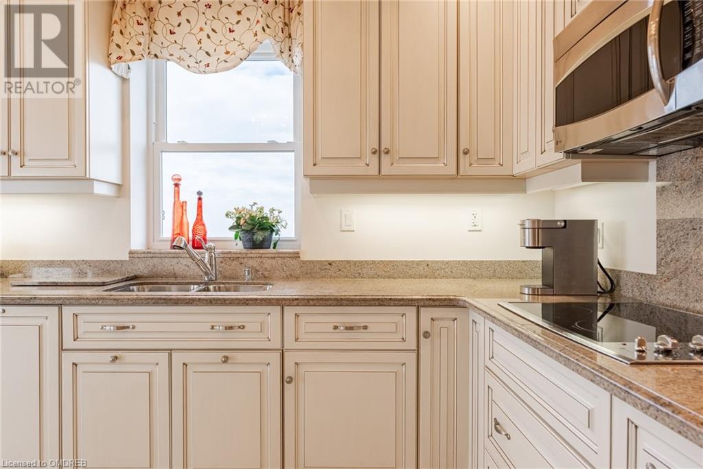 174 MOUNTAIN PARK Avenue Unit# 6 EAST