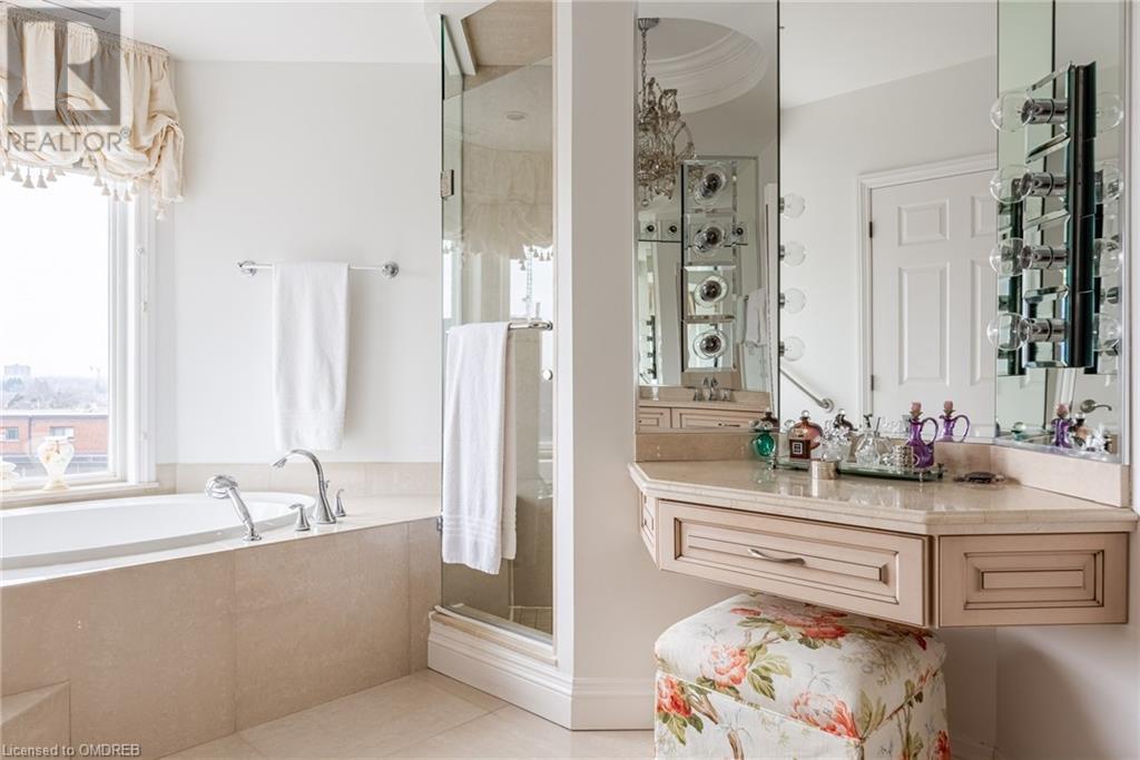 174 MOUNTAIN PARK Avenue Unit# 6 EAST