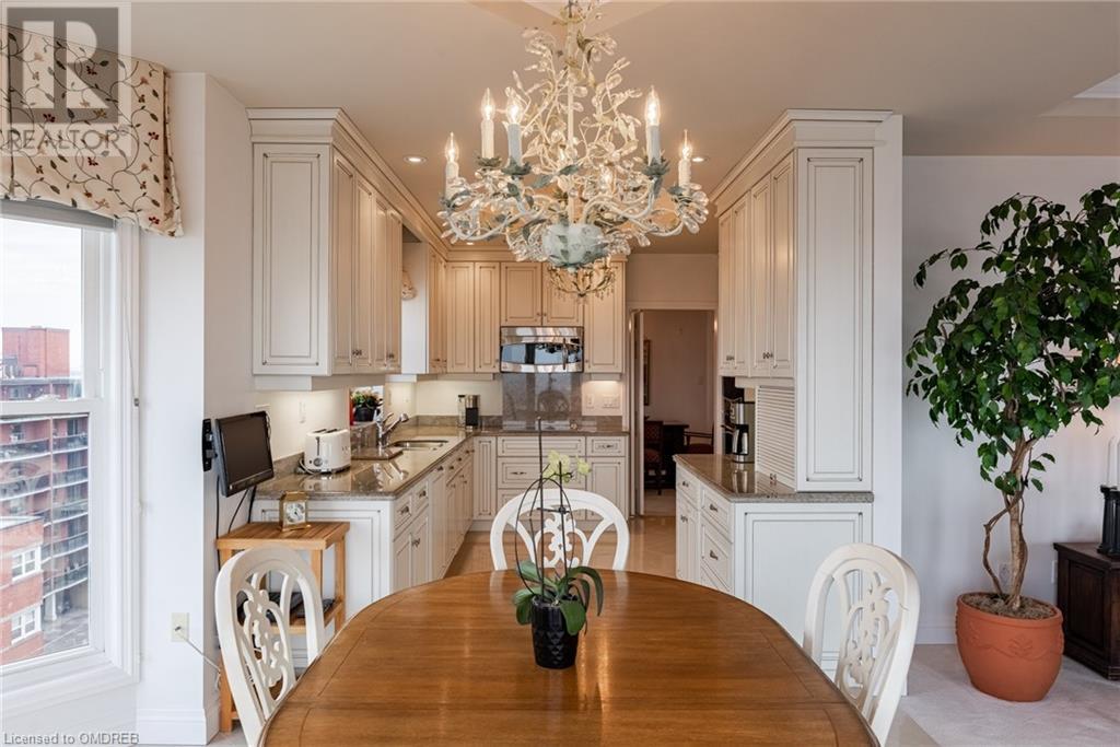 174 MOUNTAIN PARK Avenue Unit# 6 EAST