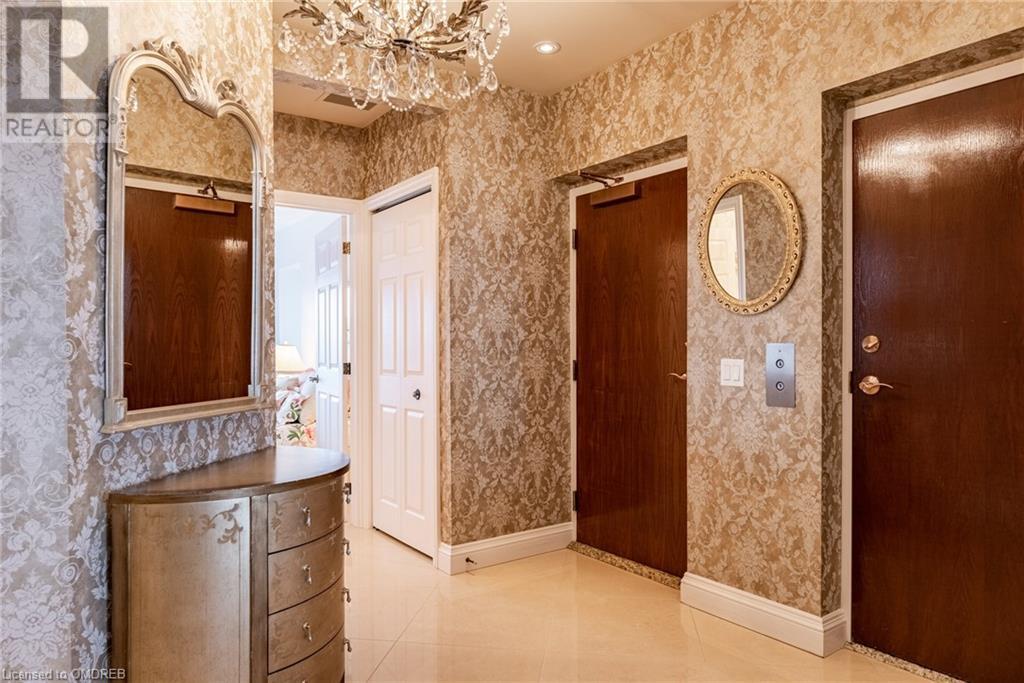 174 MOUNTAIN PARK Avenue Unit# 6 EAST