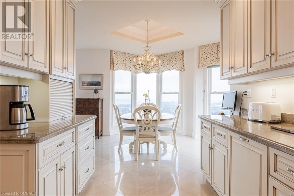 174 MOUNTAIN PARK Avenue Unit# 6 EAST